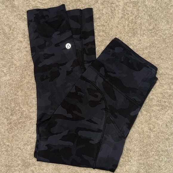 Lululemon Fast and Free Crop II 19" *Non-Reflective - Picture 1 of 6